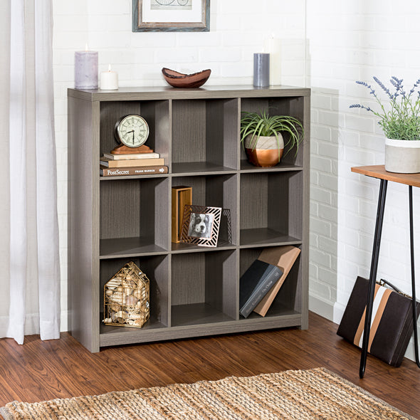 9 spaces for decorative organization and storage