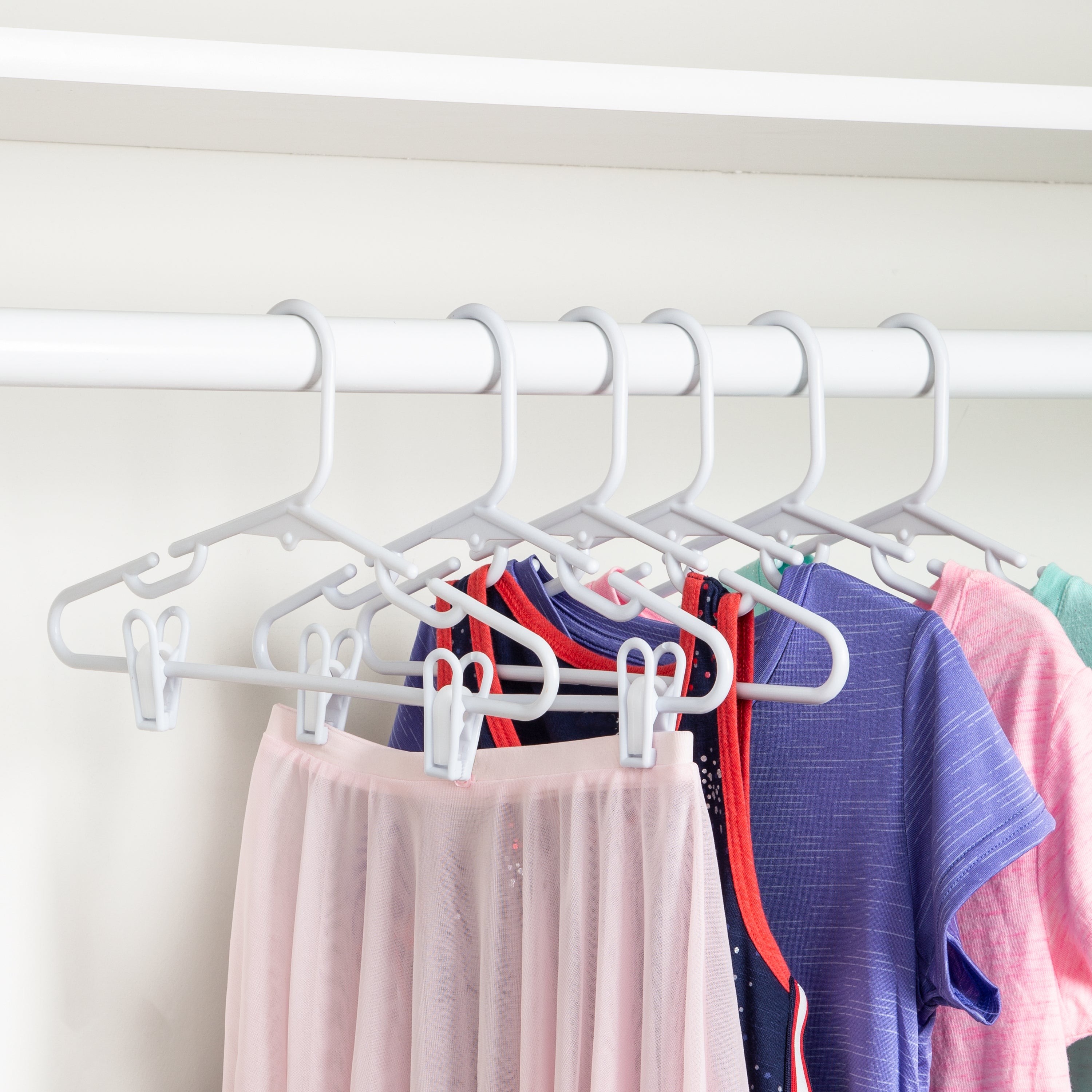 how to pack hangers